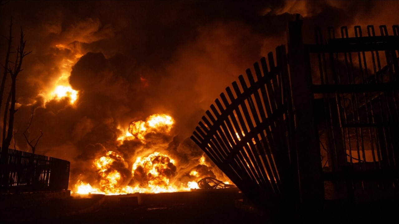 İran’da çelik fabrikası vuruldu