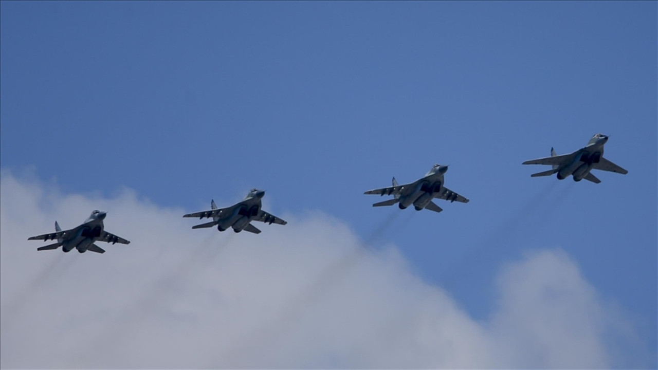 İran'dan komşu ülkeye 'ABD'ye havalimanlarını kapatın' talebi