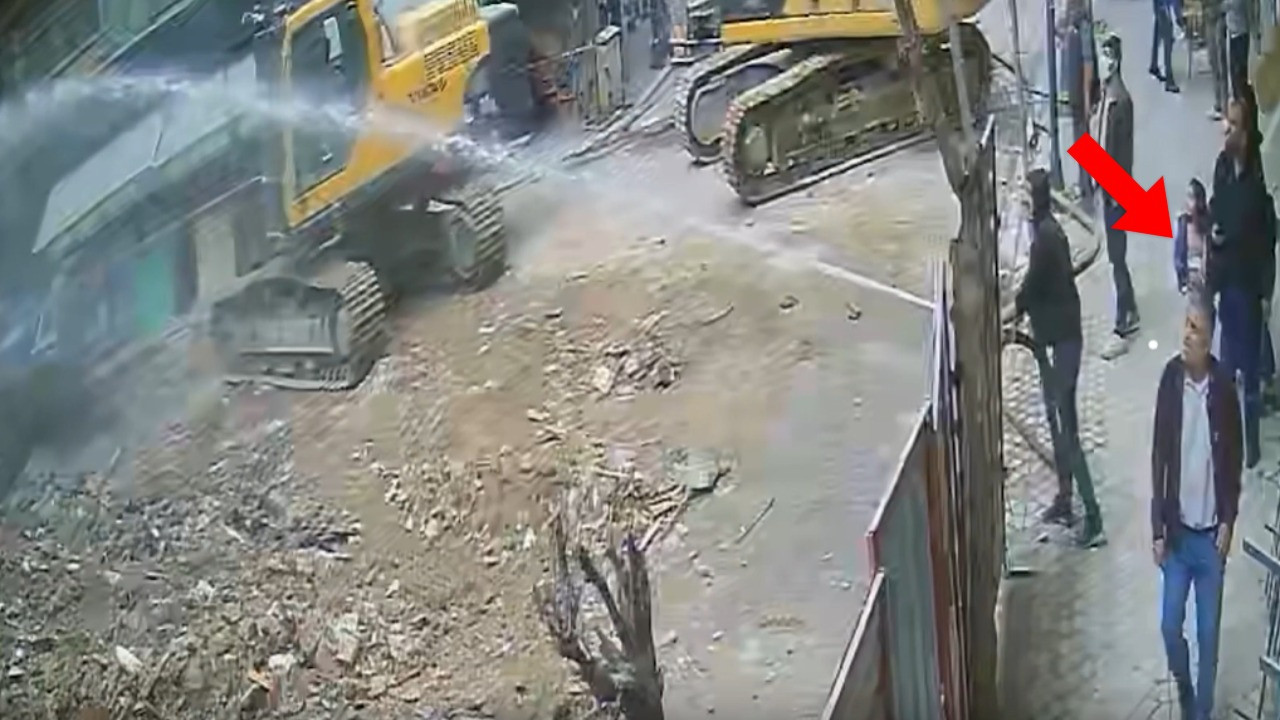 İstanbul'da korkunç olay: Yolda yürüyen çocuk öldü