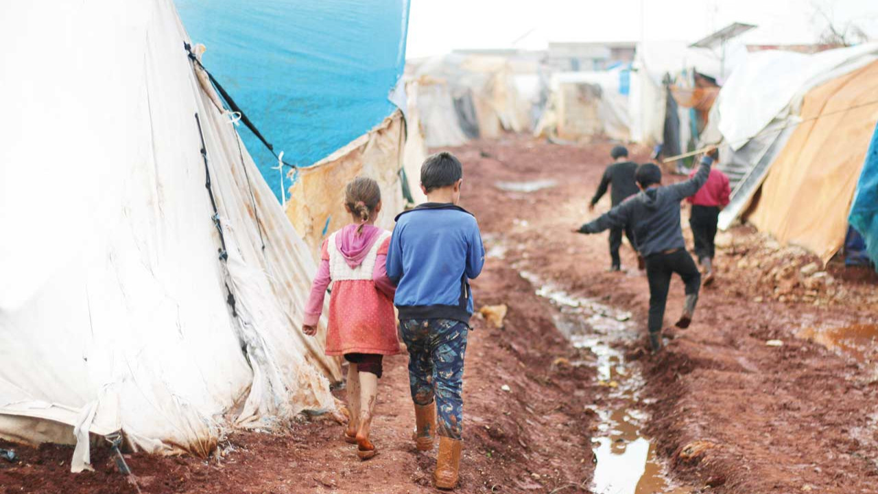 7 milyon çocuk yatağa aç giriyor