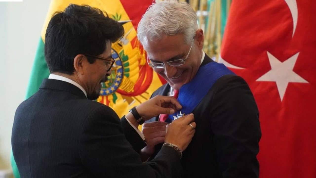 Ertan Yalçın'a Bolivya'dan devlet nişanı