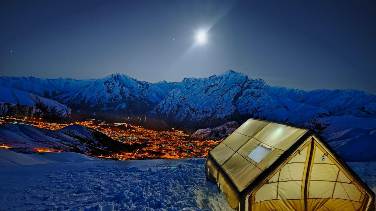 Hakkari'deki manzara geceye damga vurdu