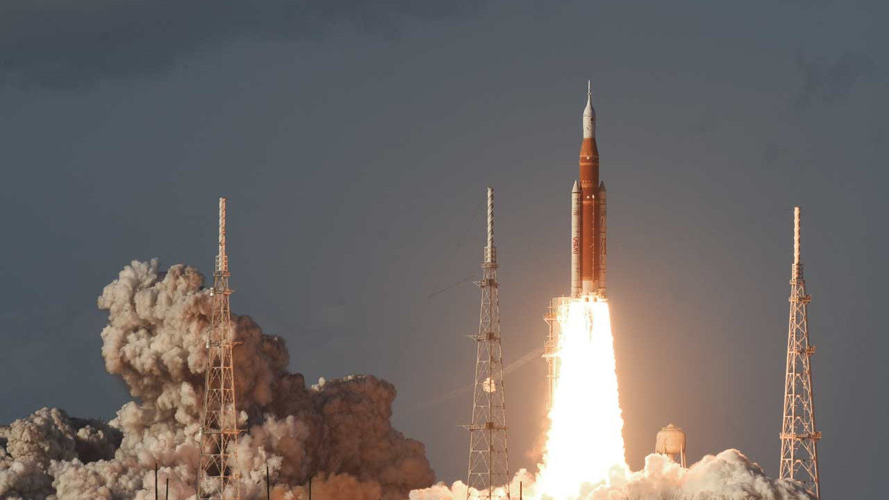 İnsanlık yeniden Ay yolunda