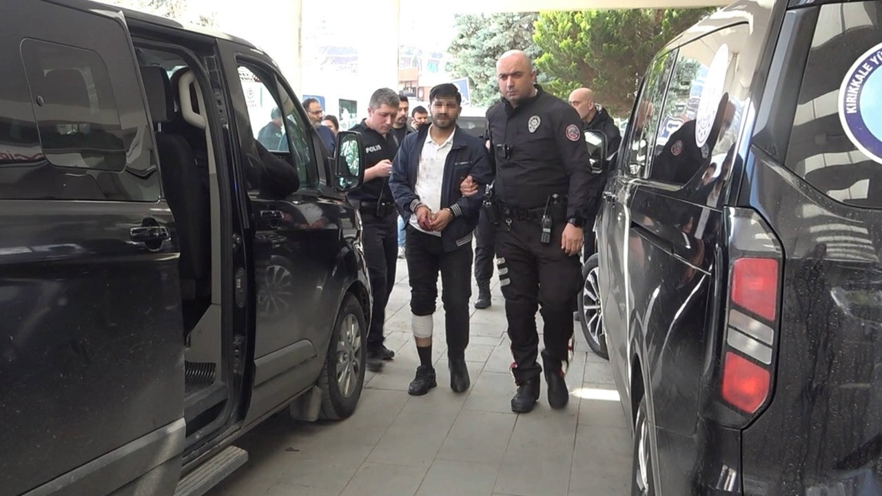 Nikahsız dünya getirdikleri bebekleriyle fotoğraf paylaşan çift bıçaklandı