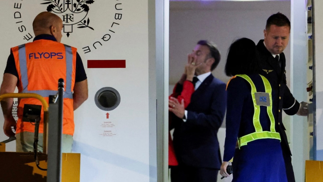 Trump, Macron ile alay etti: Eşi kötü davranıyor