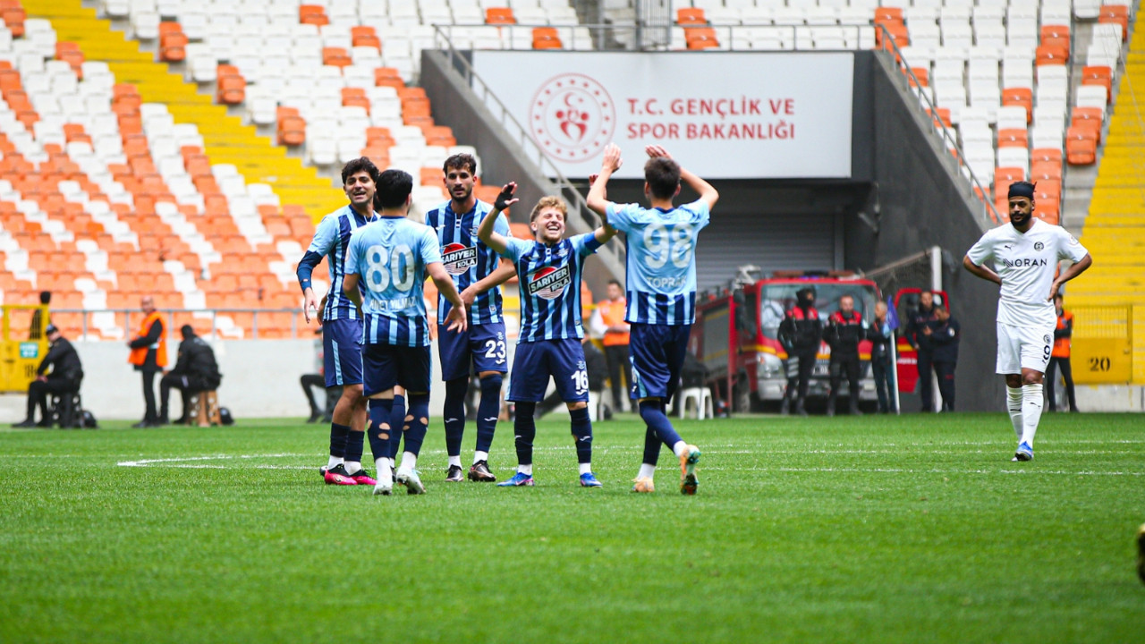 Adana Demirspor ilk galibiyetini 33. haftada aldı