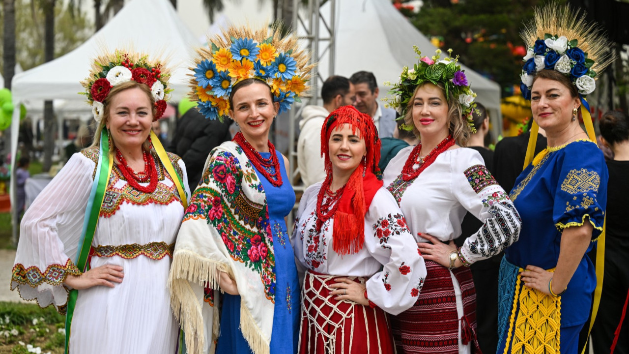 Adana’da renk cümbüşü! Portakal Çiçeği Karnavalı’nda coşku zirvede