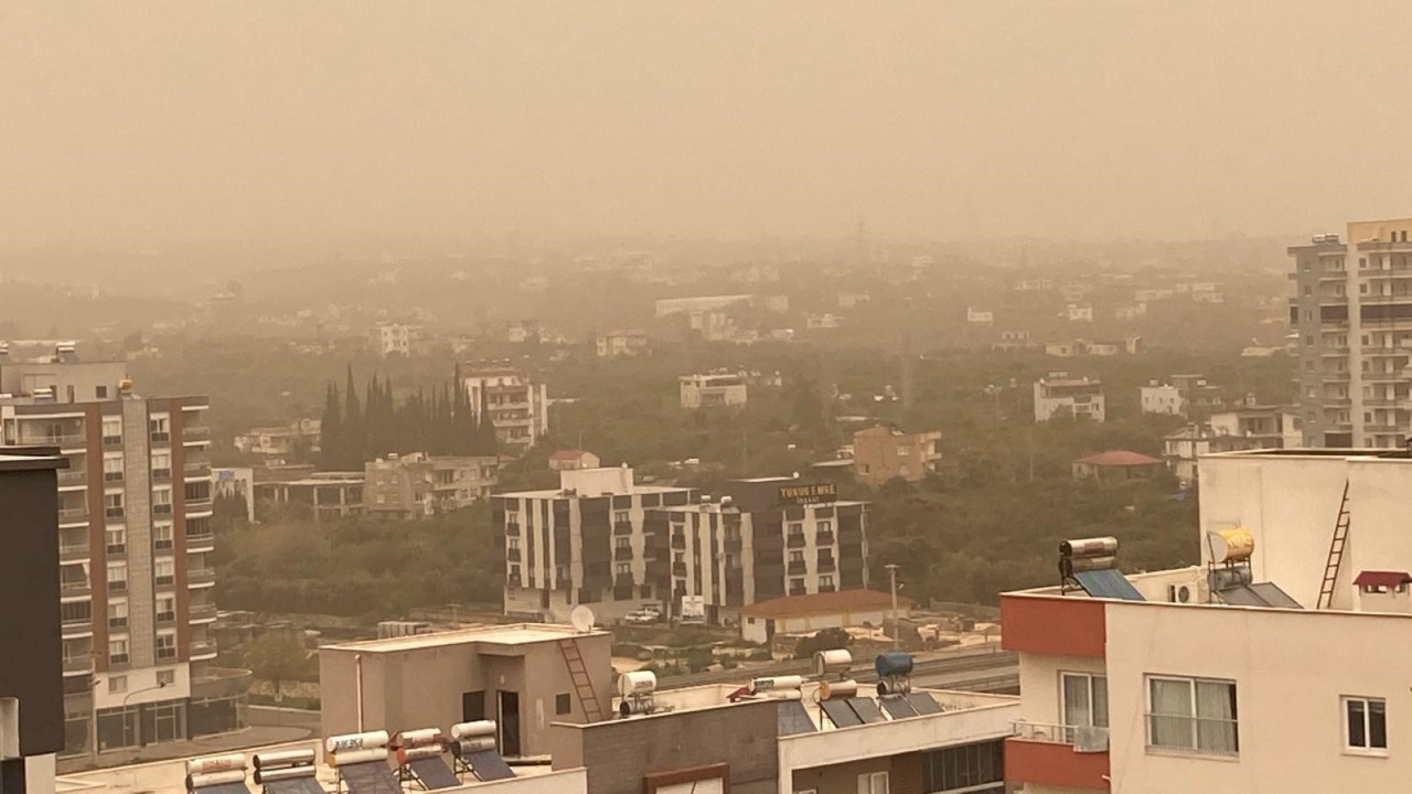 Toz taşınımı gökyüzünü kızıla boyadı