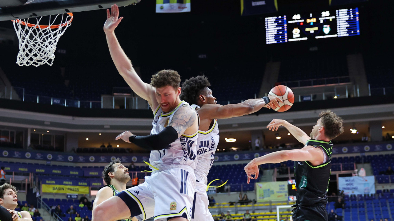 Fenerbahçe Beko, evinde Merkezefendi'yi farklı geçti: 82-69