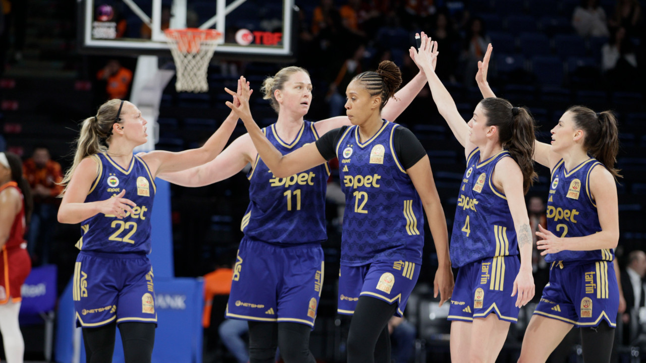 Fenerbahçe Opet, Galatasaray'ı devirip namağlup şampiyon oldu: Üst üste 8. zafer!