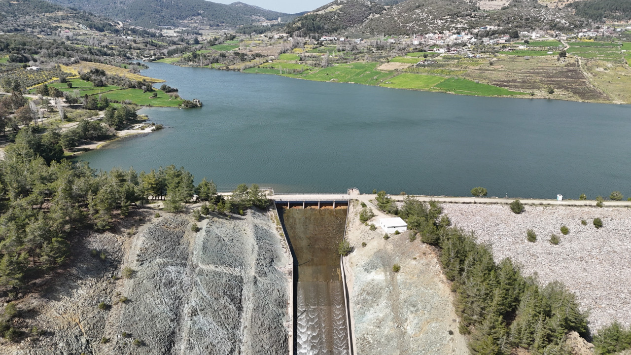 Hatay'da 3 ayda kentin 547 günlük içme suyu depolandı