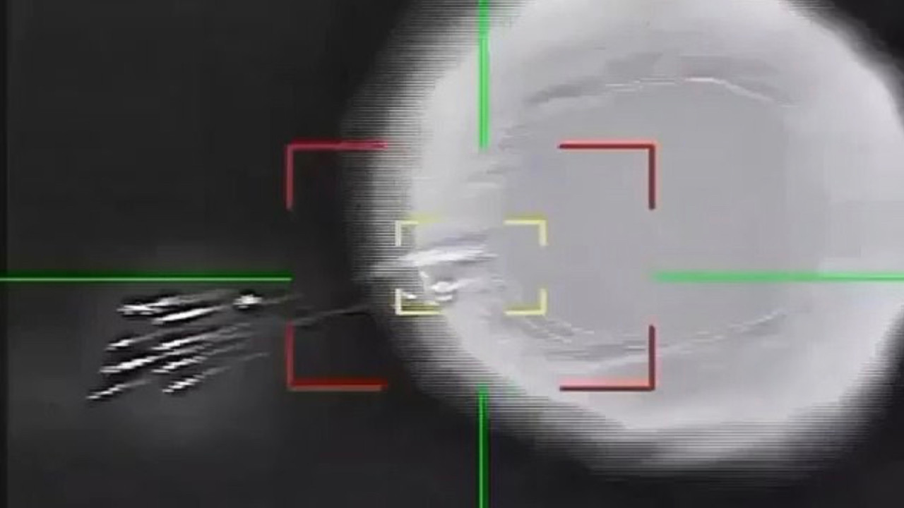 İran, ABD savaş uçaklarını vurdu: Ödül vadetti