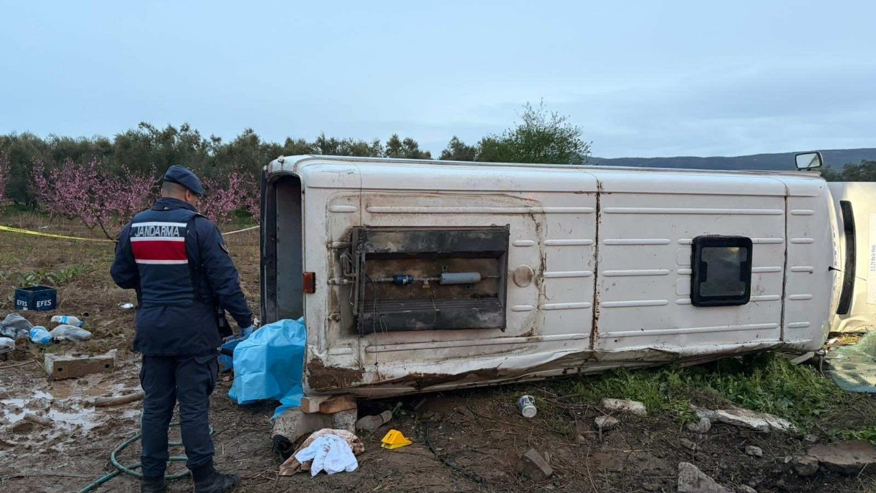 İşçi servisi takla attı: Ölü ve yaralılar var