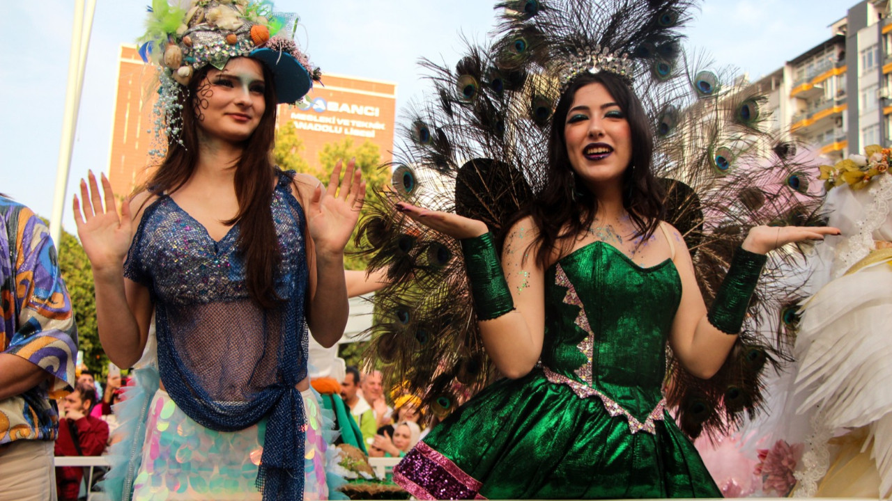 Adana’ya 1 milyon kişi akın etti: Karnaval rekor kırdı