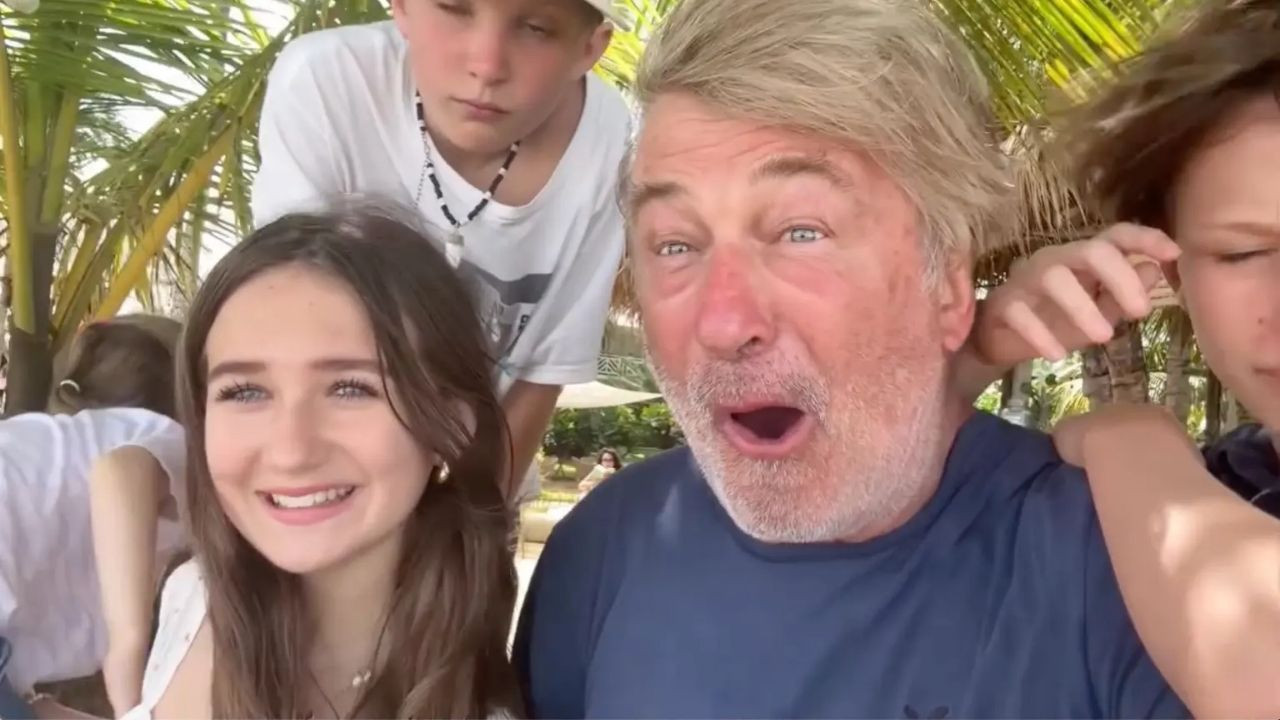 Alec Baldwin, kızının şakasına afalladı: Sen 40 yaşındayken annem...