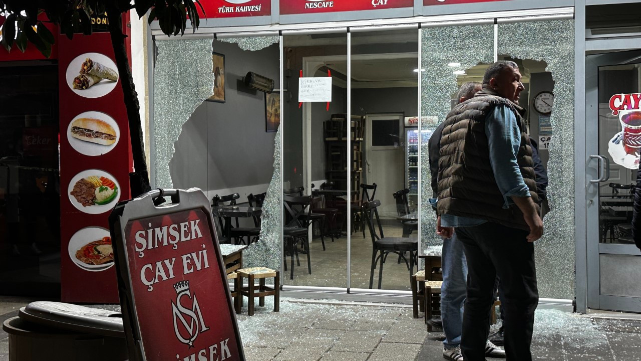 Çay ocağına kurşun yağdırdı