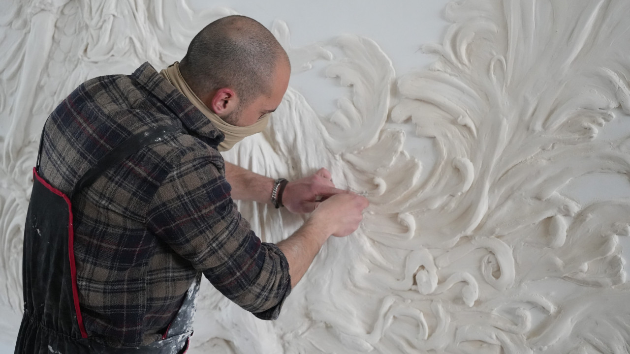 Sanat eserine dönüştürdüğü duvarı gören 'yapay zeka' sanıyor