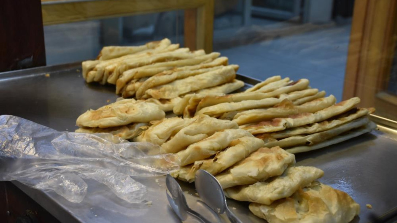 Yaşlılar sütle, gençler sade tüketiyor