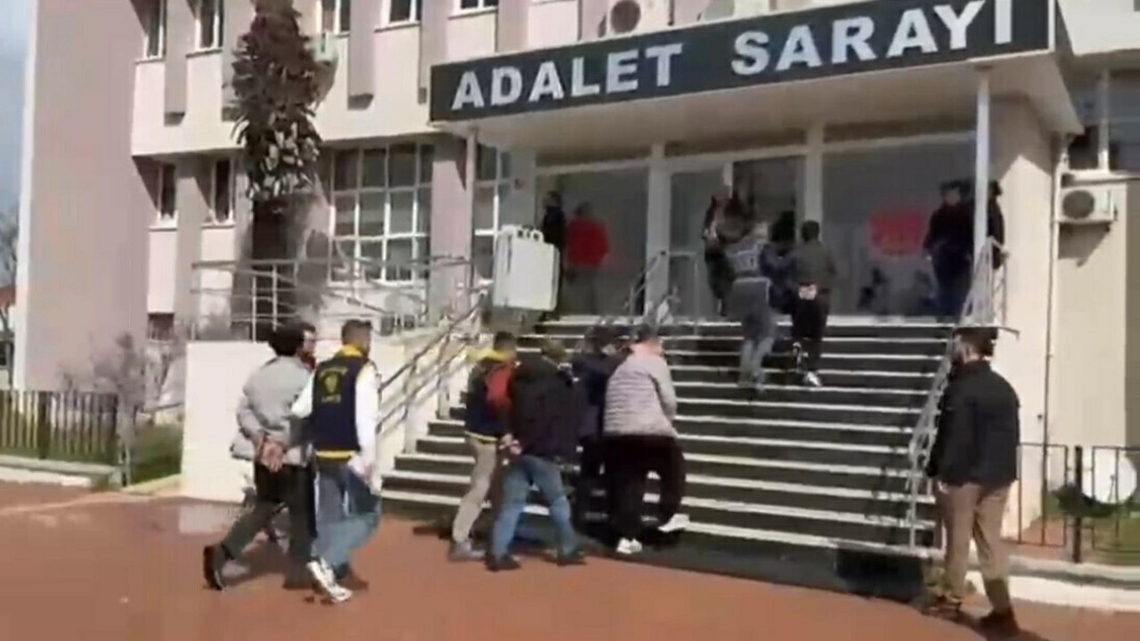 Balıkesir'de 37 kaçak göçmen yakalandı: 6 organizatör tutuklandı