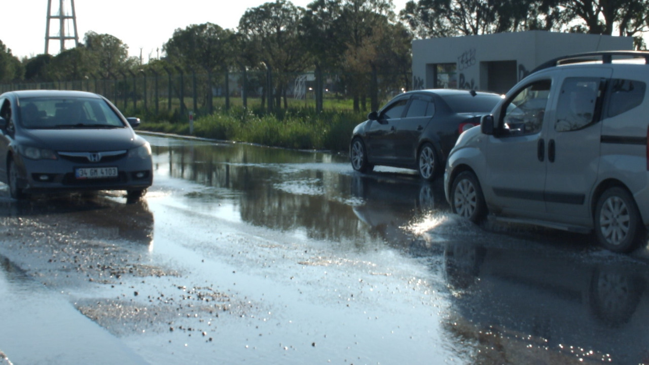 Balıkesir'deki sağanak hayatı felç etti