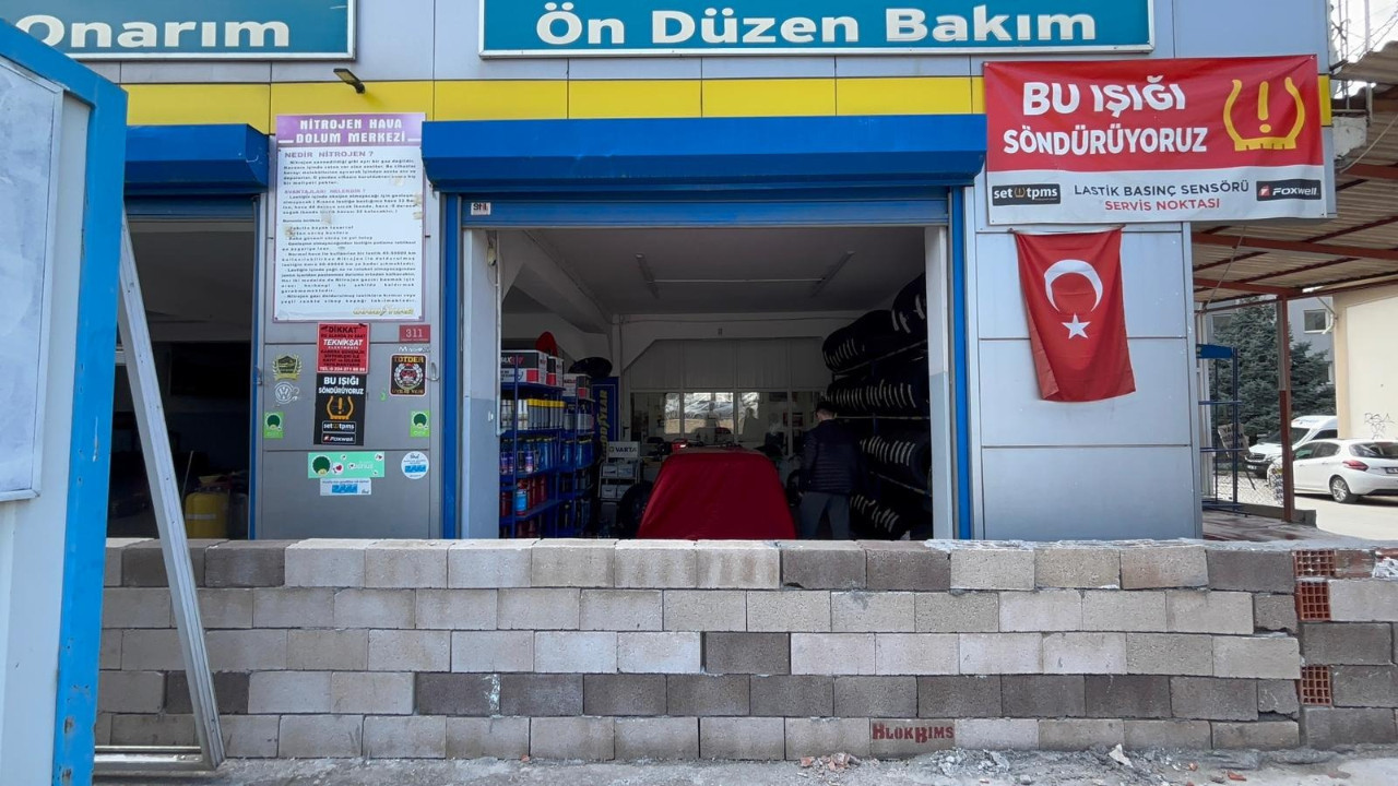 Ekmek teknesinin önüne duvar ördüler