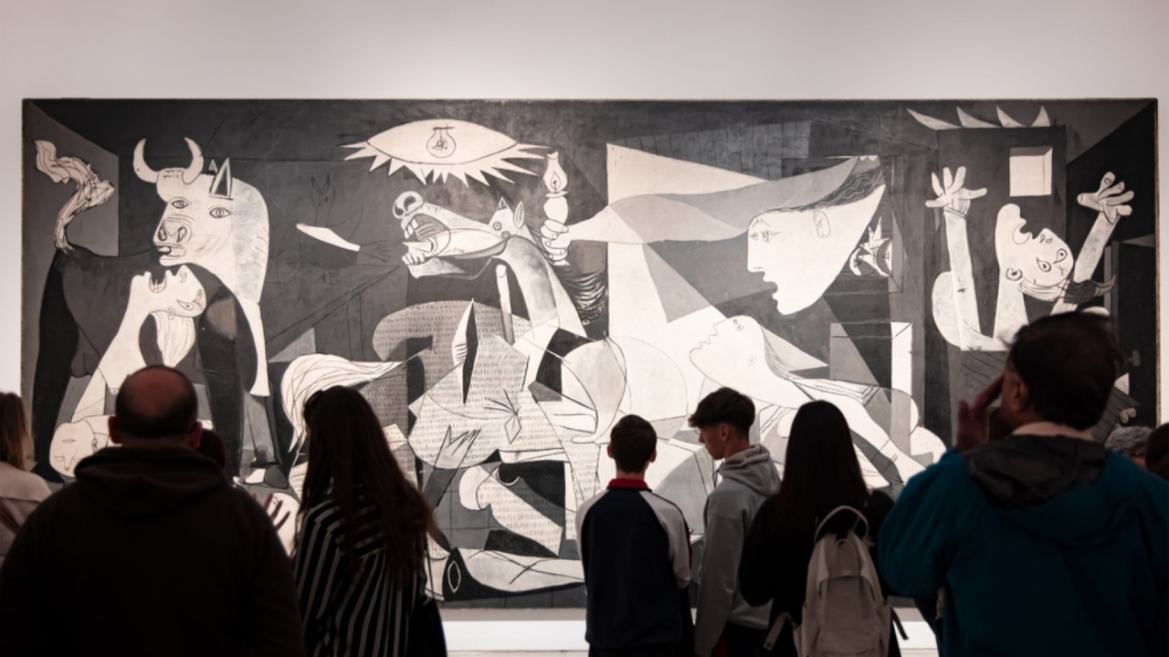 Picasso'nun tablosu ülkeyi birbirine kattı