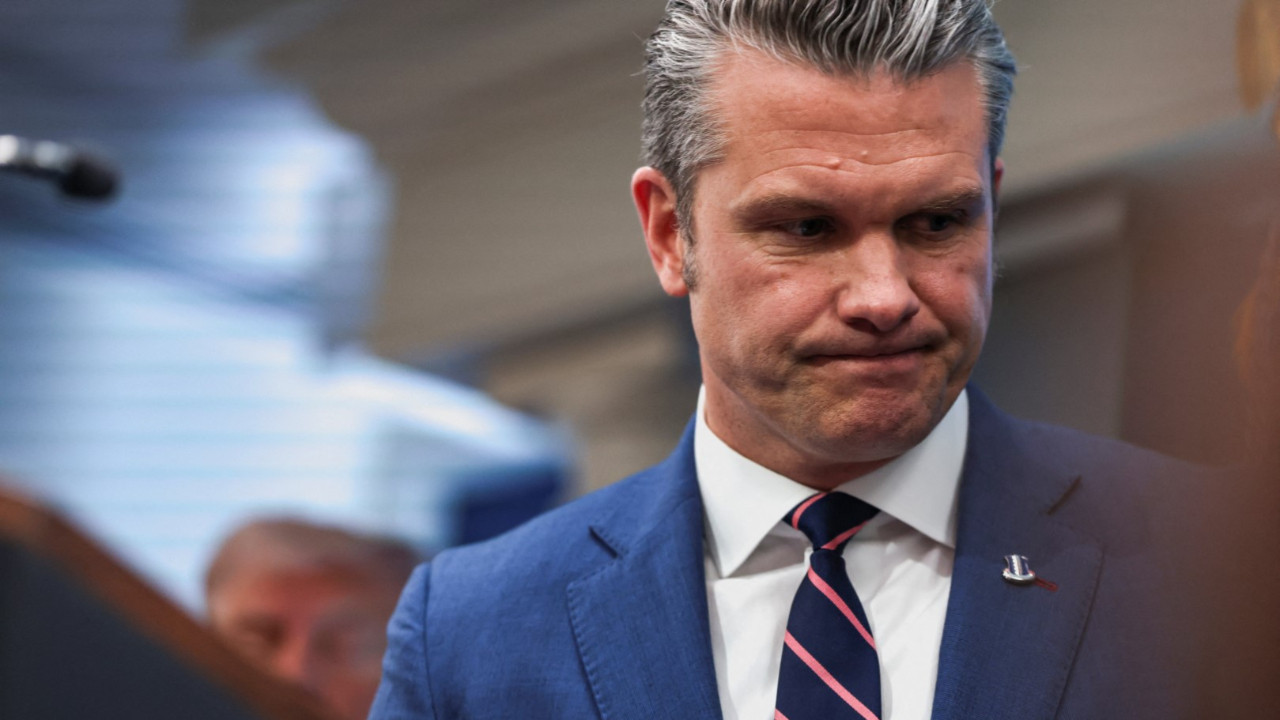 Trump'ın bakanına 'azil' hamlesi: 'Savaş suçları işledi'