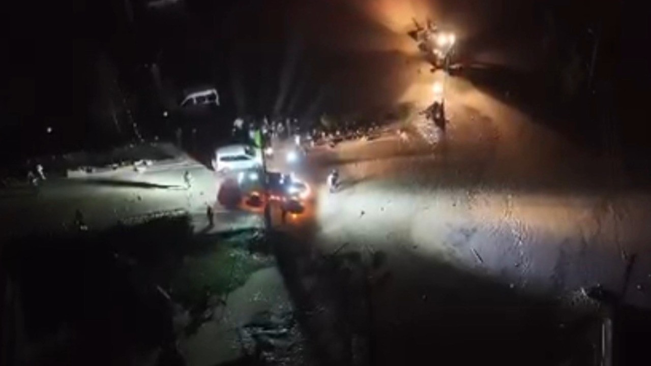Sele kapılan araçta can pazarı: 2 kişi hayatını kaybetti