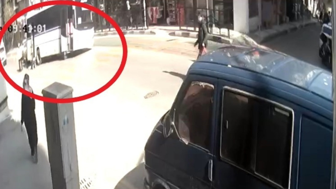 Tamir için altına girdiği minibüsün altında kaldı