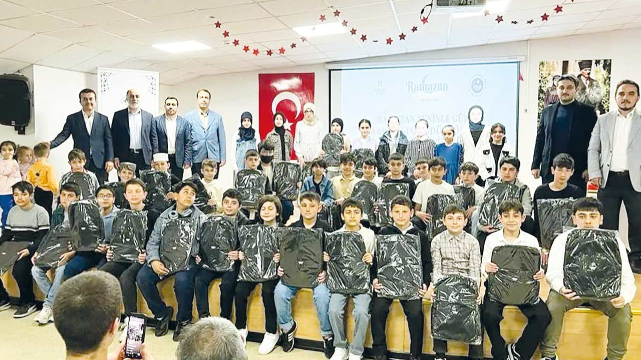 Atatürk’e izin yok Nur cemaatine var