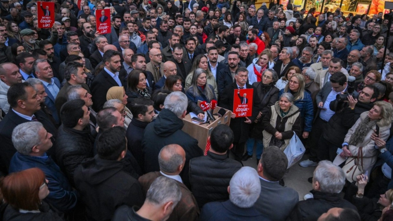 CHP’lilerden Ankara’da gözaltı protestosu