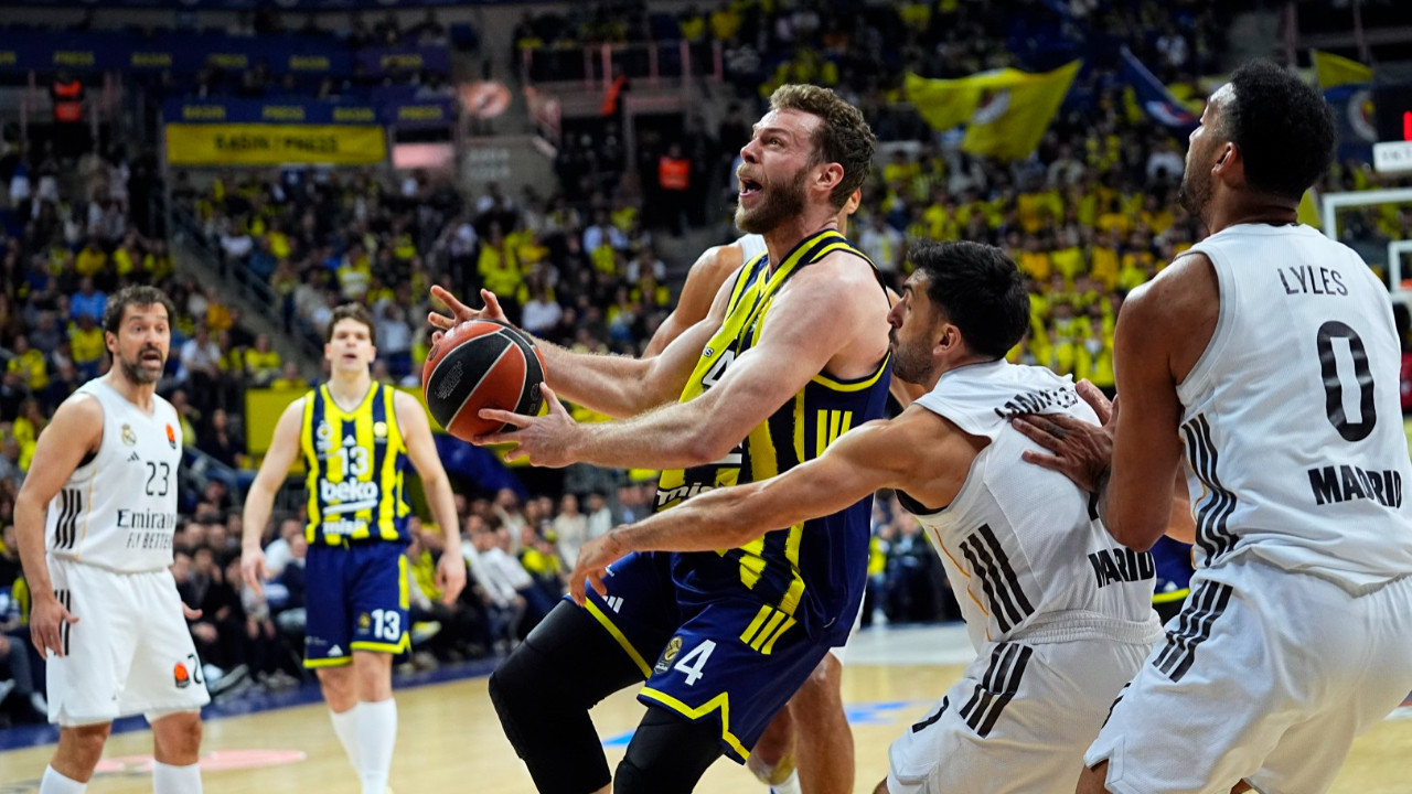 Fenerbahçe Beko play-off'ta: Real Madrid'e yenildi, müjde Valencia'dan geldi