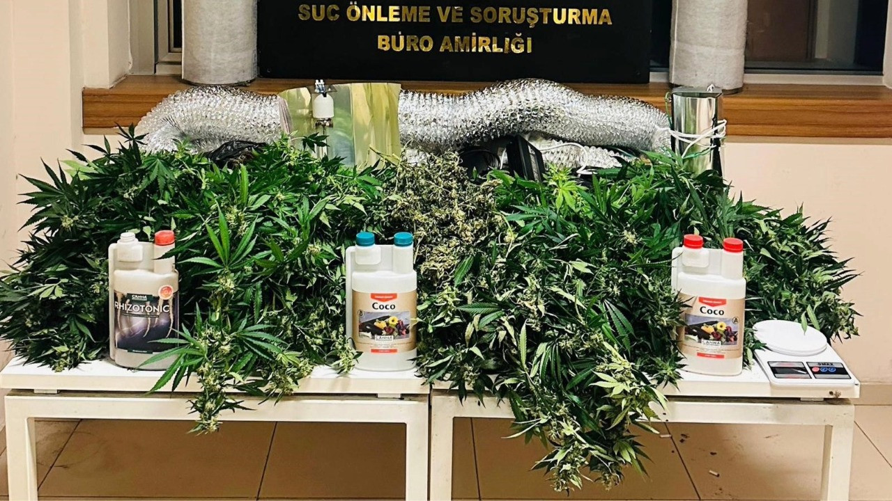 İzmir'de uyuşturucu operasyonu: Yabancı uyruklu 2 kişi yakalandı