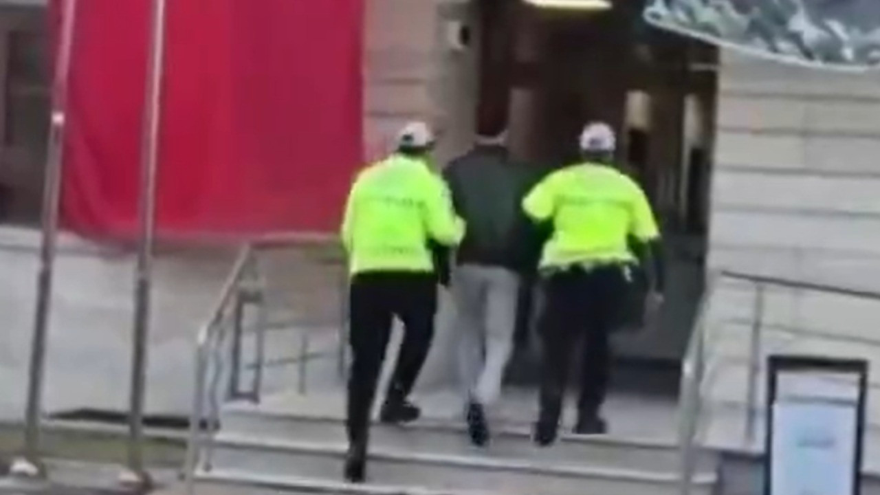 İstanbul'da, yayaların üstüne araç süren sürücü yakalandı