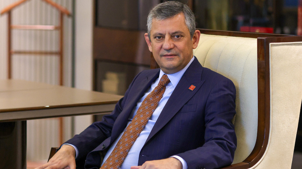 Özel 'Bulsunlar' dedi: AKP'de kurtulabileceklerin sayısı bir elin parmağını geçmez