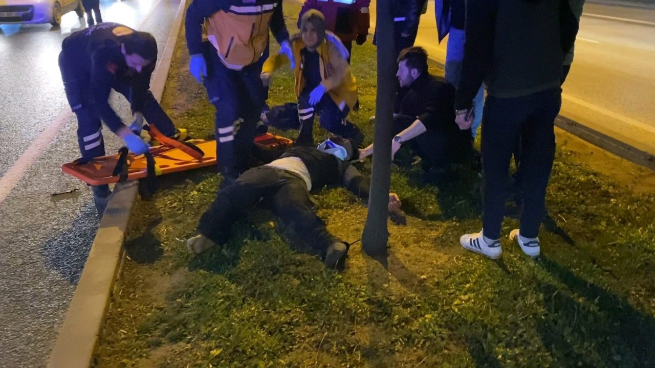 Düşürdüğü telefonu alırken otomobil çarptı