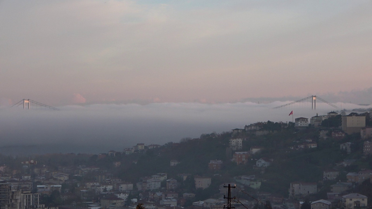 Fatih Sultan Mehmet Köprüsü sisten görünmedi