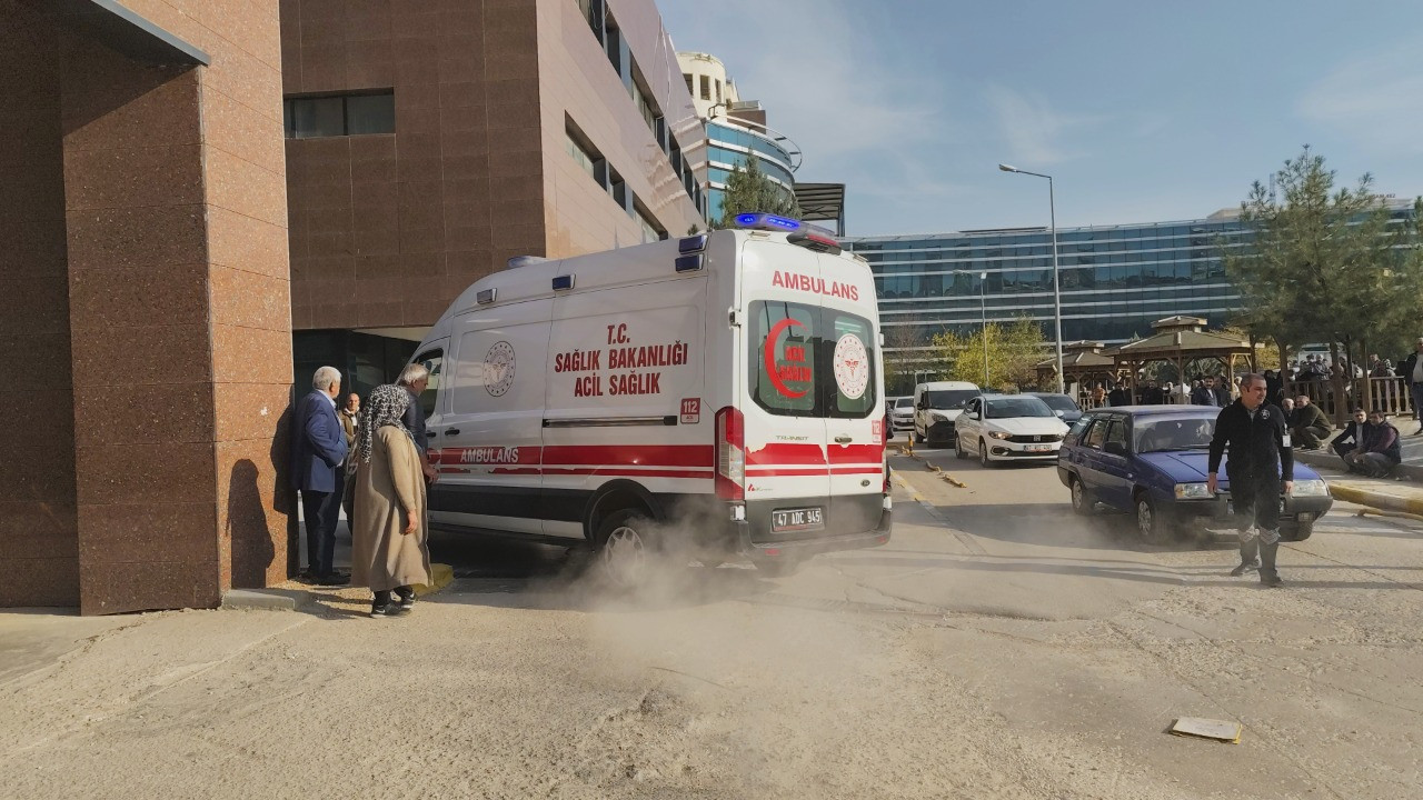 Mardin'de iki otomobil çarpıştı: 6'sı çocuk 10 yaralı