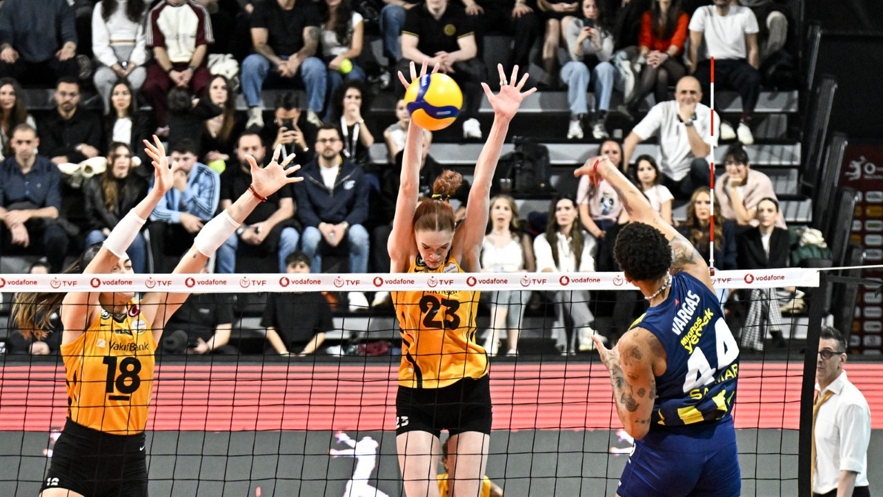 VakıfBank şampiyonluk, Fenerbahçe seriyi uzatmak için fileye çıkıyor