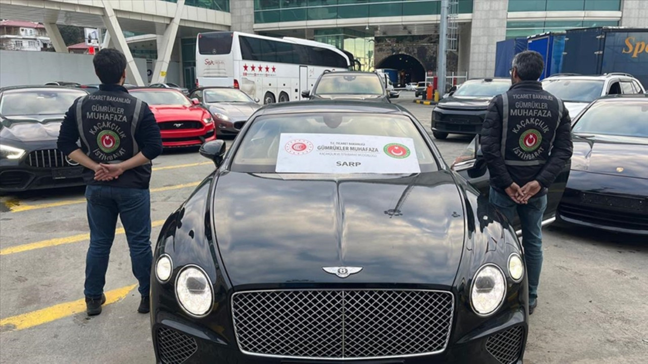 Gümrüklerde yüzlerce araca el konuldu