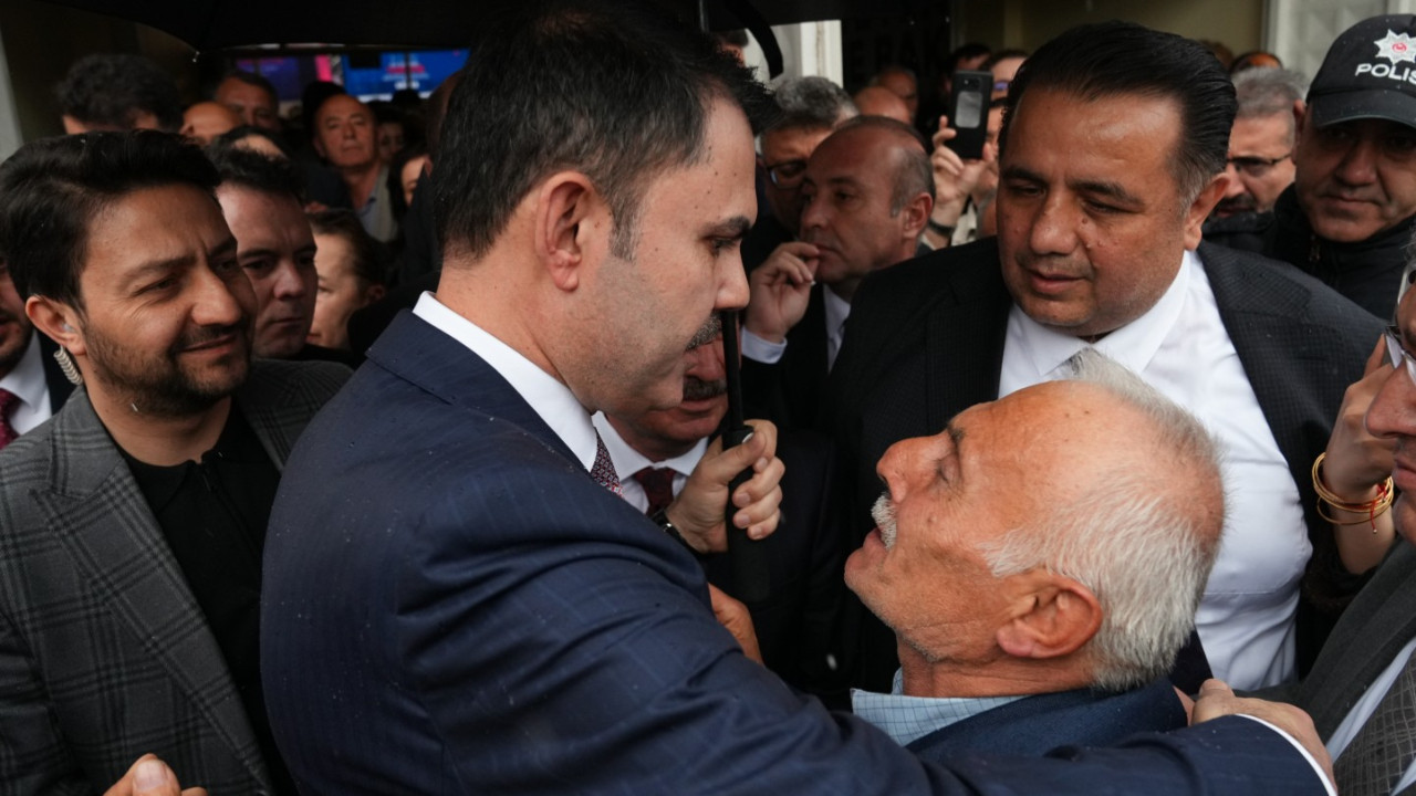 Murat Kurum, şehit babası ile buluştu: Ev sözünü yerine getirdik