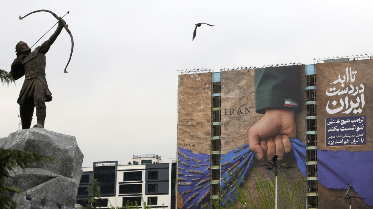 Müzakerelerden sonuç çıkmadı, İran afişle mesaj verdi