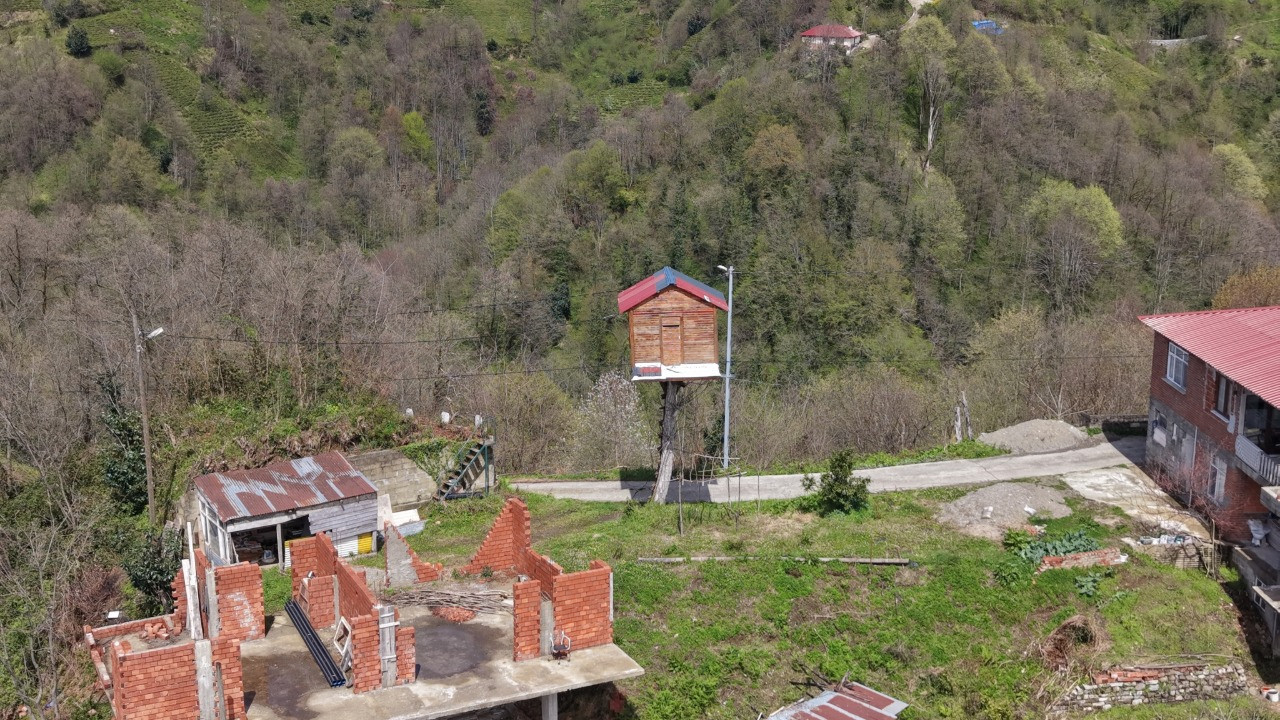 Çocukluk hayalini 25 yıl sonra gerçekleştirdi: Köyün sembolü oldu