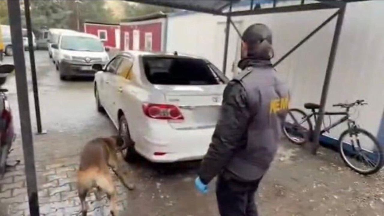 Diyarbakır’da araçta gizlenen 6 kilo kokain ele geçirildi