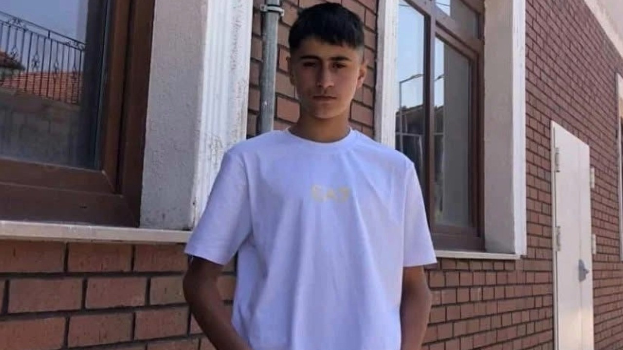 Traktörden düşen genç tekerin altında kalarak hayatını kaybetti