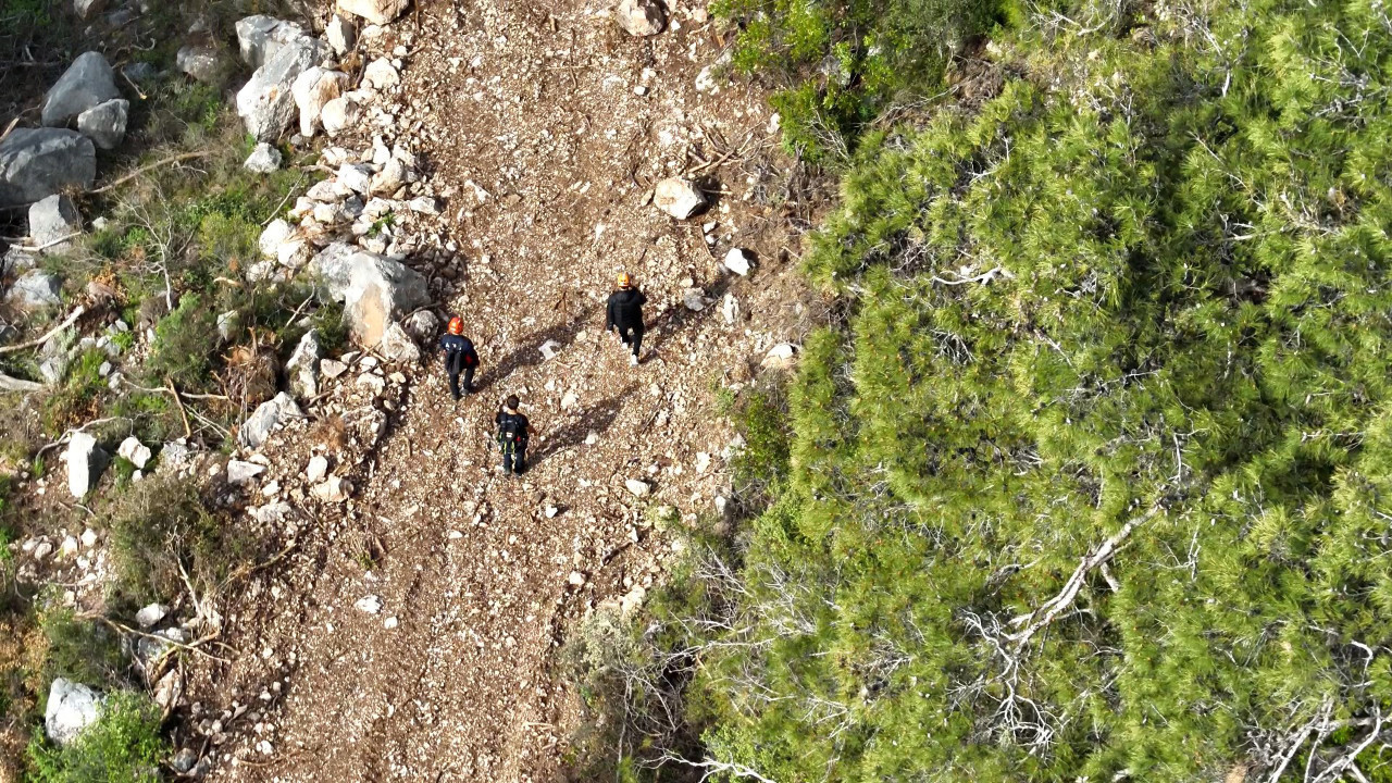 Antalya’da dağda kaybolan kişi dronla bulundu