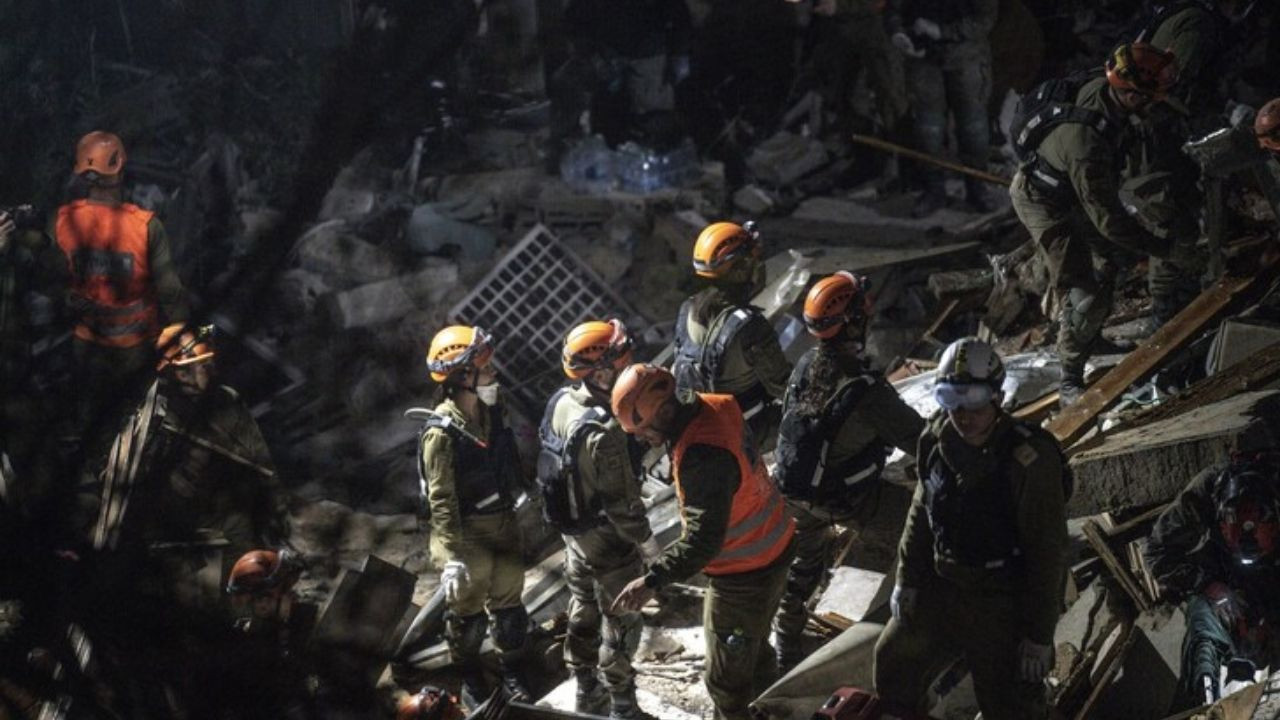 Demir Kubbe'yi delip geçti: Hizbullah 'tespiti zor' yeni silahını kullandı