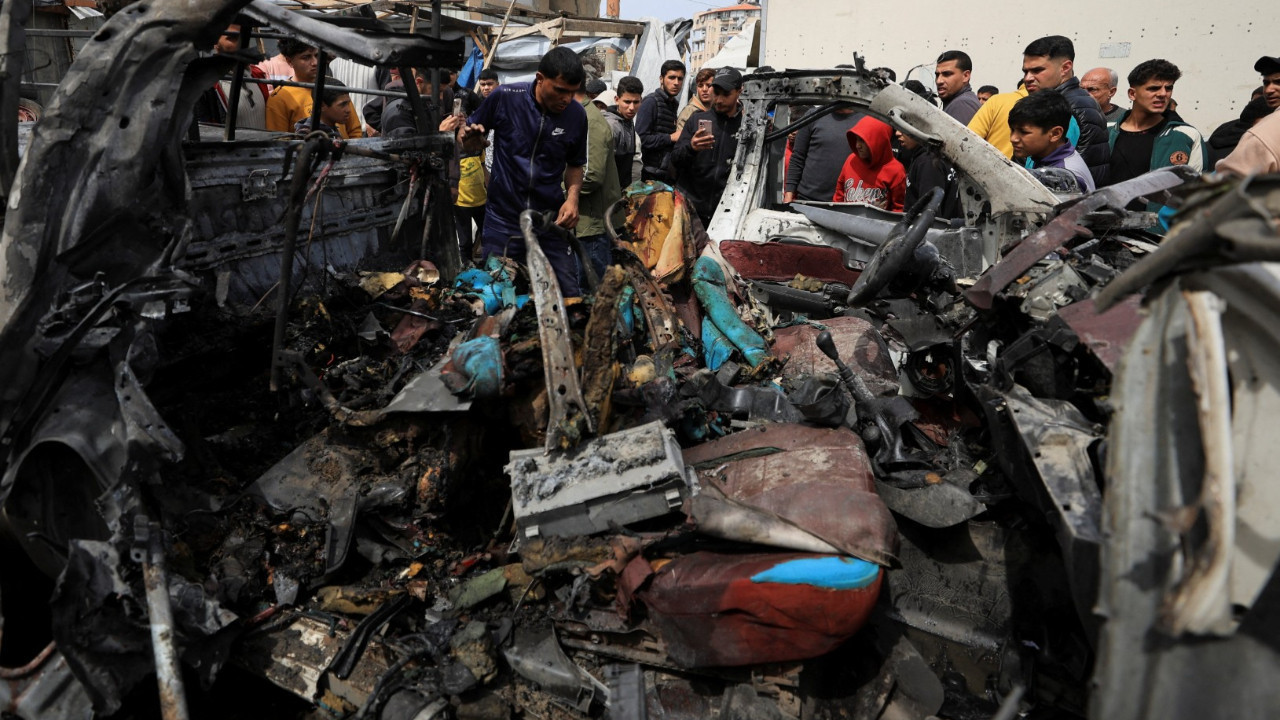 İsrail polis aracını vurdu: Çok sayıda ölü ve yaralı var