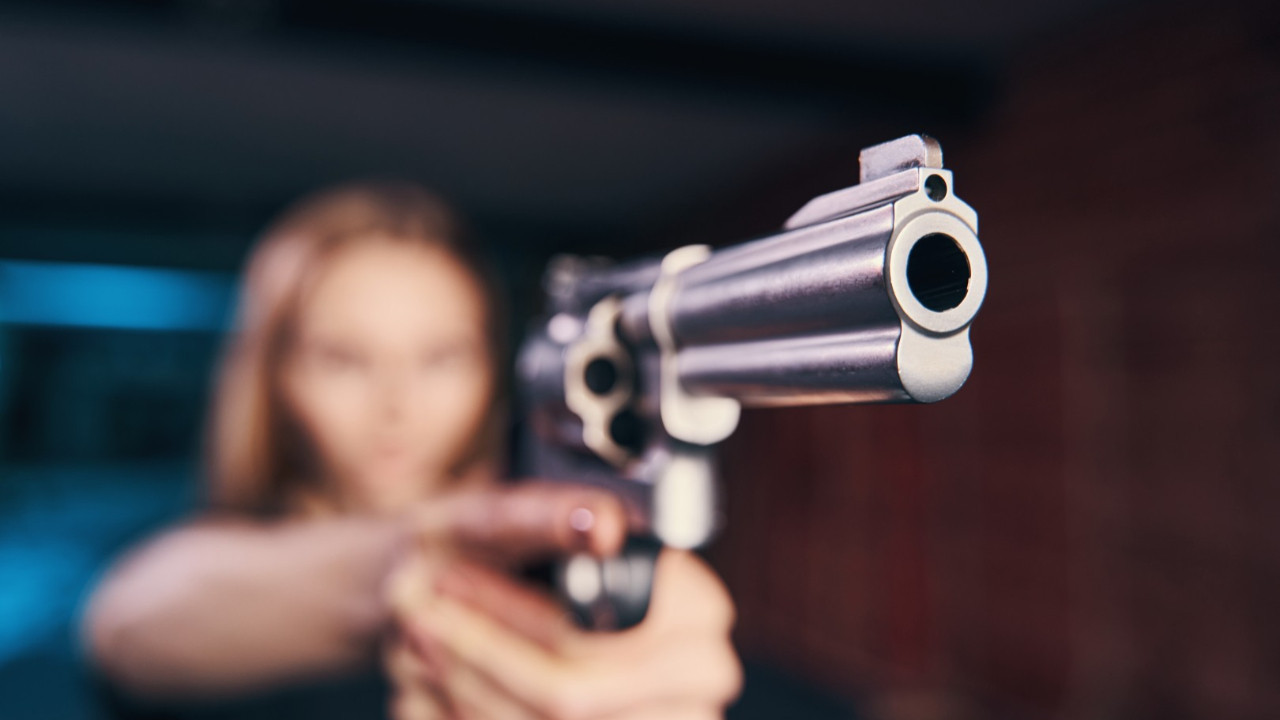 Kendisi ile evlenmeyi reddeden adamı vurdu