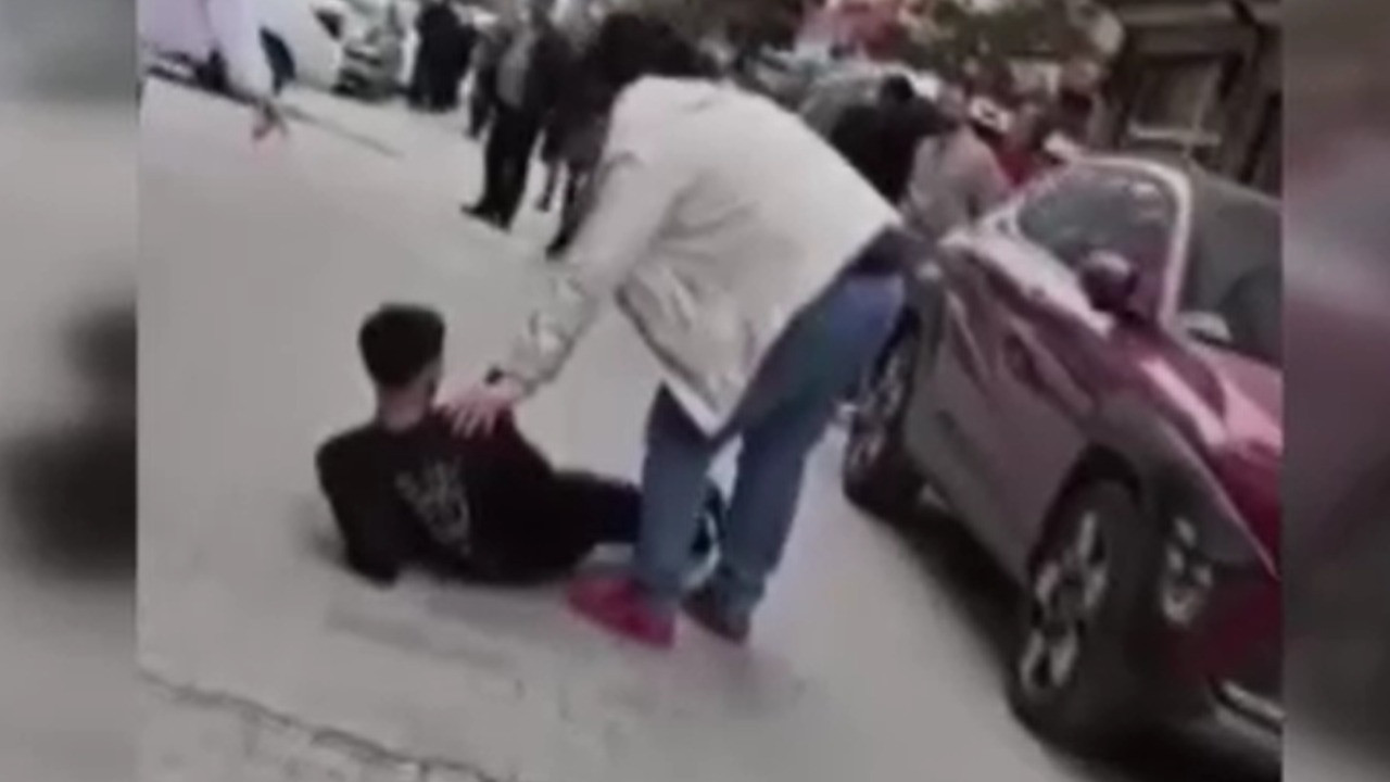 Mahallede çete kâbusu! Tehdit ettikleri genci sokak ortasında vurdular